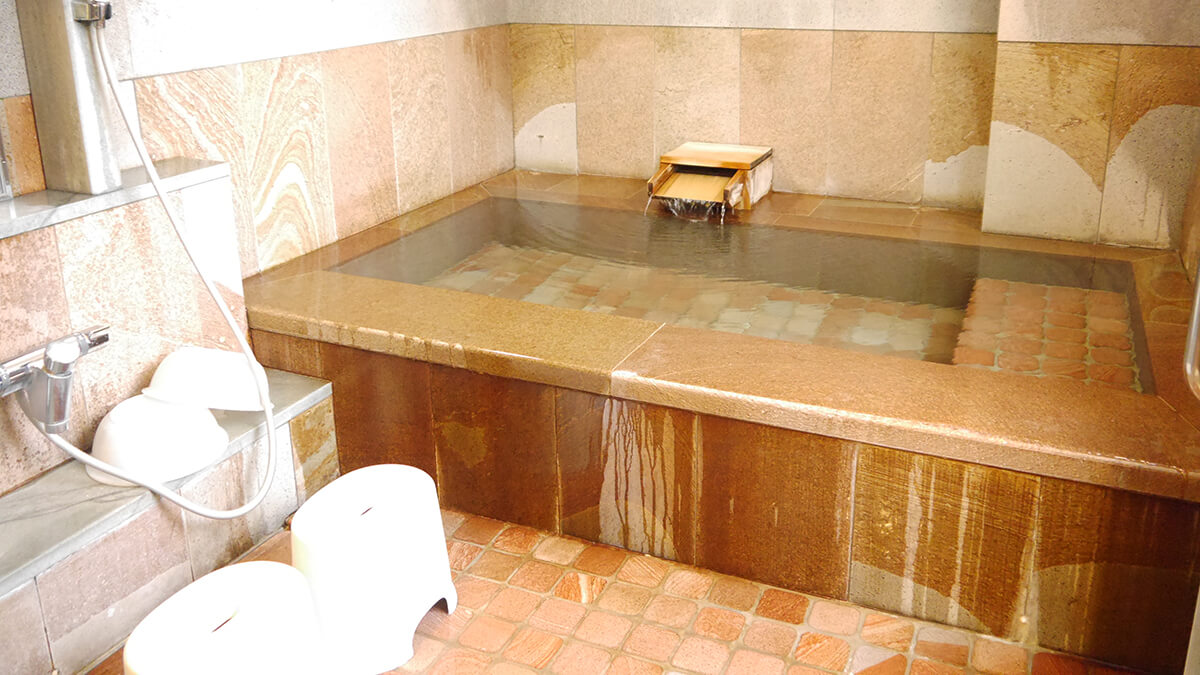 姫彦温泉の家族風呂　麻照（マテラ）の浴室
