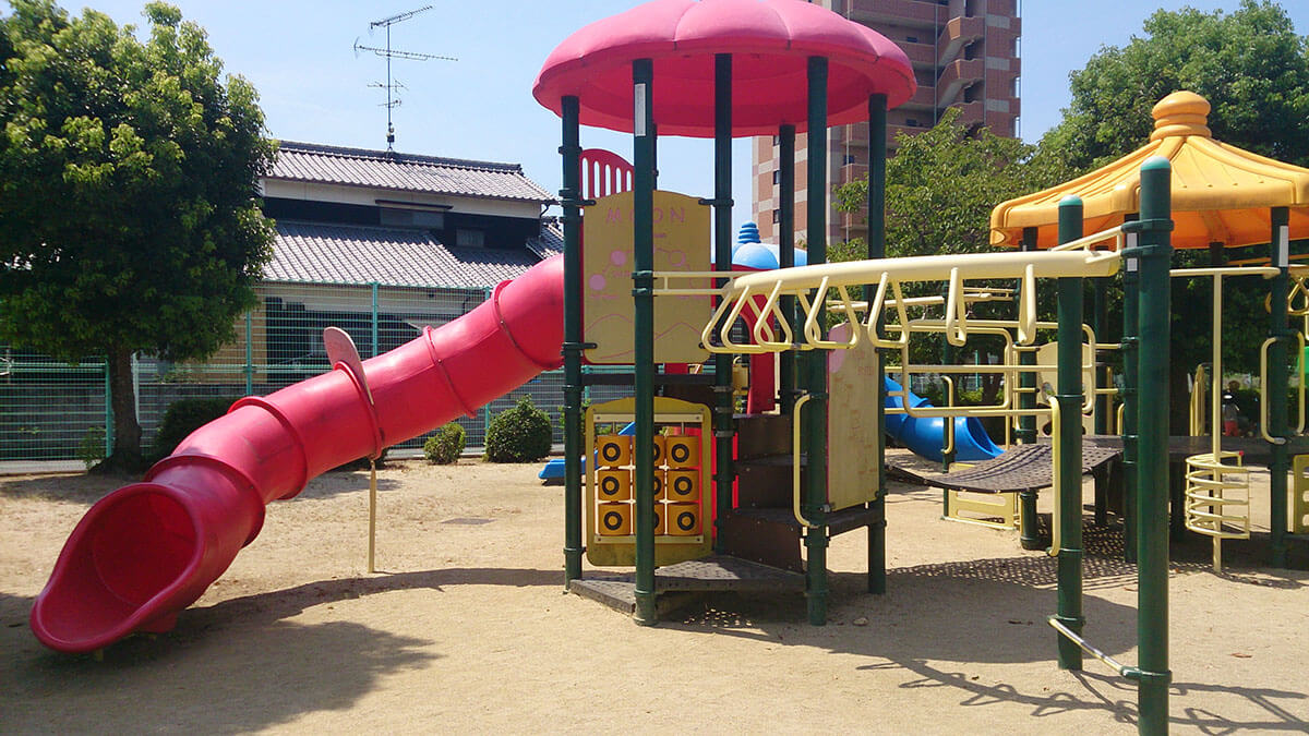 中須賀公園 コンビネーション遊具１